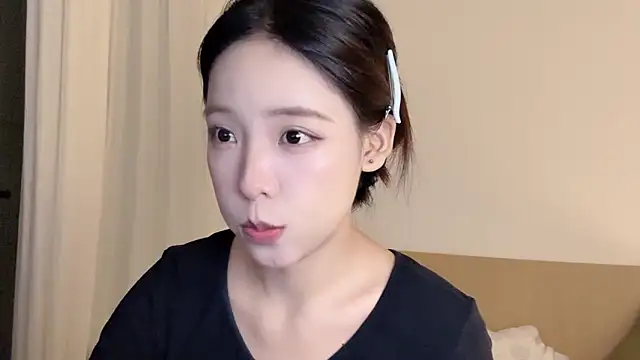 Snapshot of Meng_777 chatting on 10-16-25, 12:02 Meng 777 online show from 10-16-25, 12:02
