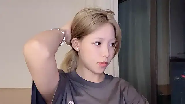 Meng 777 online show from 04-20-26, 01:03