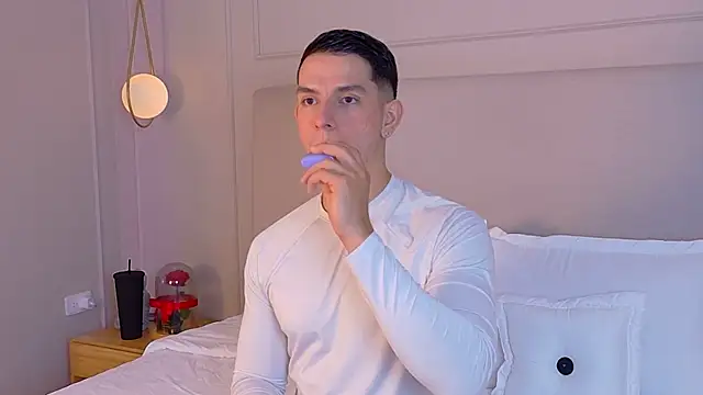 ZaneDawson online show from 11-08-25, 04:05