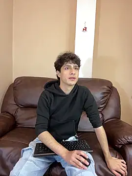 Xam Collen online show from 12-15-25, 05:08