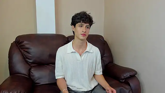 Xam Collen online show from 12-17-25, 02:44