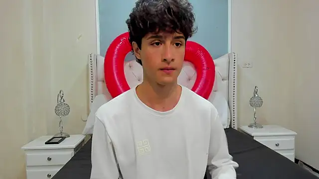 Xam Collen online show from 11-26-25, 06:19