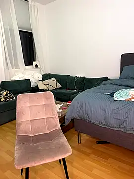 Snapshot of Lara_khalifaa chatting on 10-22-25, 05:45 Lara khalifaa online show from 10-22-25, 05:45