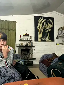 Snapshot of sky-wolves chatting on 09-25-25, 06:08 sky-wolves online show from 09-25-25, 06:08