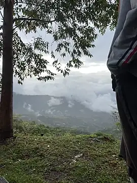 Snapshot of sky-wolves chatting on 10-10-25, 09:59 sky-wolves online show from 10-10-25, 09:59