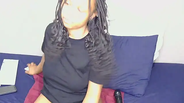 Serafynn online show from 10-26-25, 02:50