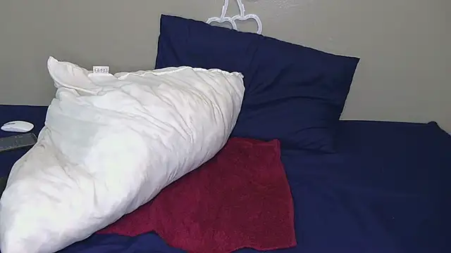 Serafynn online show from 10-26-25, 02:45