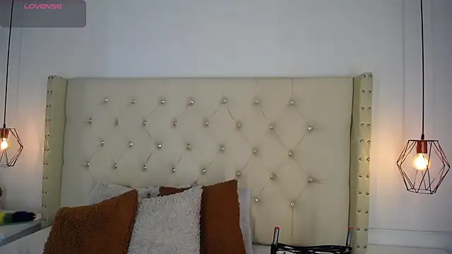 bycandy  online show from 12-19-25, 12:40