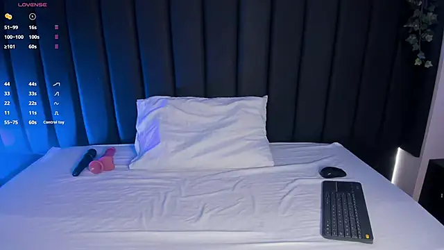 Cristina joy online show from 10-23-25, 12:26