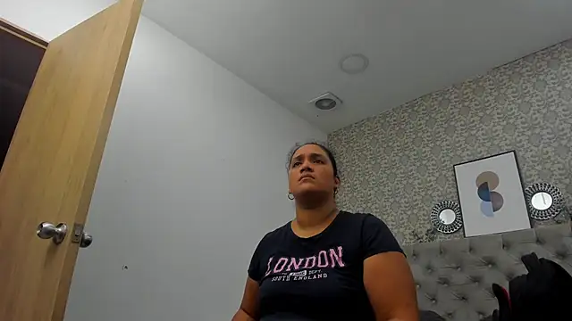 Snapshot of Hanna_Marshall_ chatting on 10-22-25, 11:31 Hanna Marshall online show from 10-22-25, 11:31