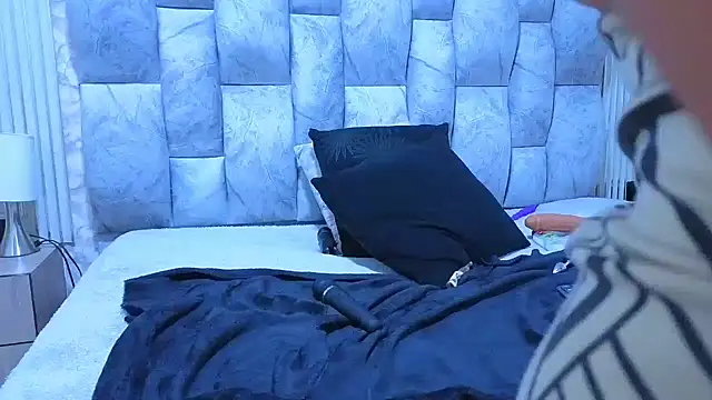 sofiagutierrez   online show from 11-26-25, 05:07