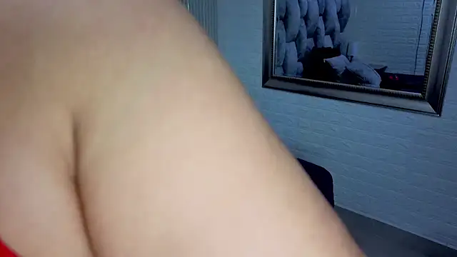 sofiagutierrez   online show from 12-01-25, 02:01