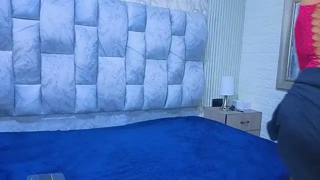 sofiagutierrez   online show from 11-09-25, 10:30