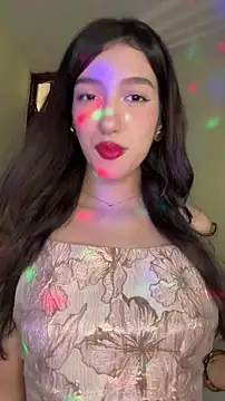 Snapshot of Emily-hottson chatting on 02-20-26, 06:10 Emily-hottson online show from 02-20-26, 06:10