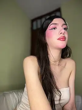 Emily-hottson online show from 06-15-26, 06:46