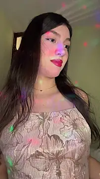 Snapshot of Emily-hottson chatting on 02-20-26, 06:19 Emily-hottson online show from 02-20-26, 06:19