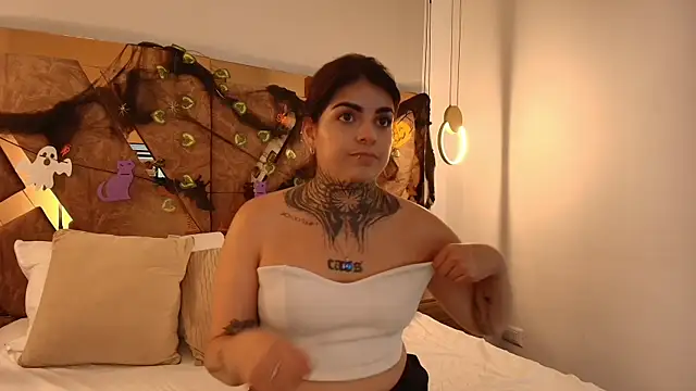 Snapshot of amelie__grace chatting on 10-10-25, 09:59 amelie grace online show from 10-10-25, 09:59
