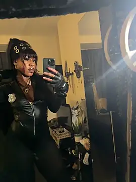 Snapshot of darksiren1 chatting on 09-25-25, 10:05 darksiren1 online show from 09-25-25, 10:05