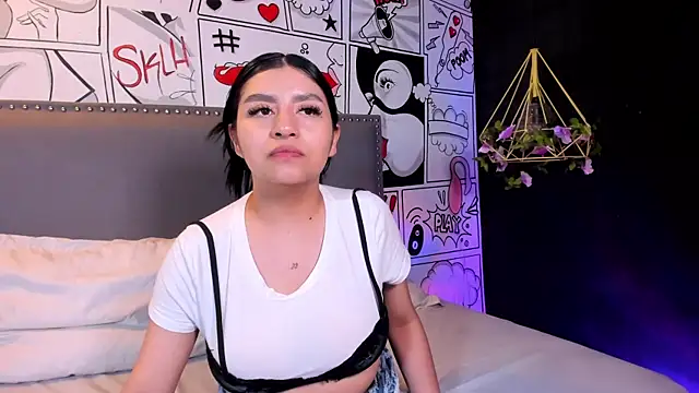 Snapshot of Sam_collinss_ chatting on 10-17-25, 08:32 Sam collinss online show from 10-17-25, 08:32