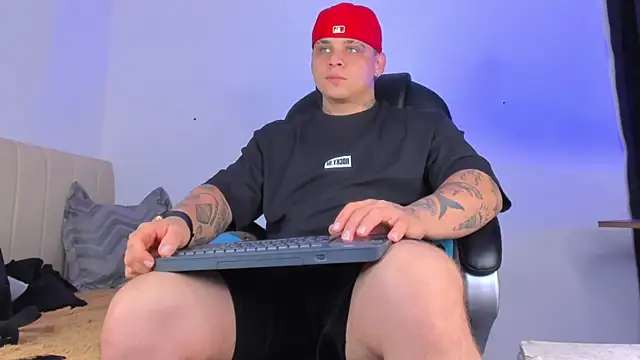 denis munera online show from 10-28-25, 09:41