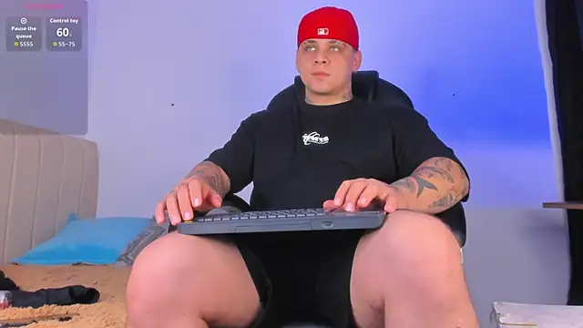 denis munera online show from 10-26-25, 05:52