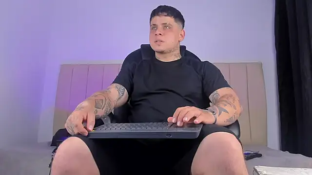 Snapshot of denis_munera chatting on 02-17-26, 08:28 denis munera online show from 02-17-26, 08:28