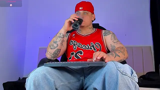 denis munera online show from 11-28-25, 04:45