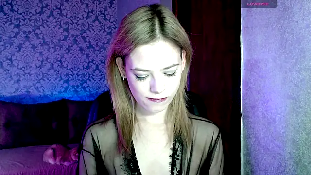 Snapshot of Kate__Loves chatting on 04-21-26, 07:20 Kate Loves online show from 04-21-26, 07:20