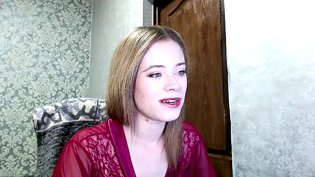 Snapshot of Kate__Loves chatting on 10-21-25, 05:45 Kate Loves online show from 10-21-25, 05:45