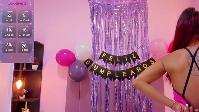 HoollyHendrix online show from 11-01-25, 08:46