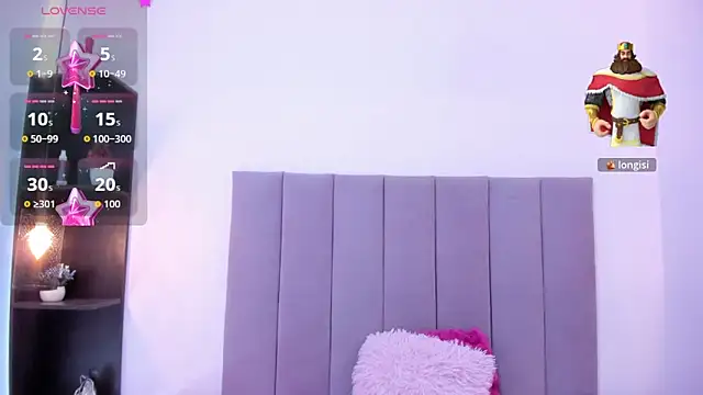 HoollyHendrix online show from 10-29-25, 08:19