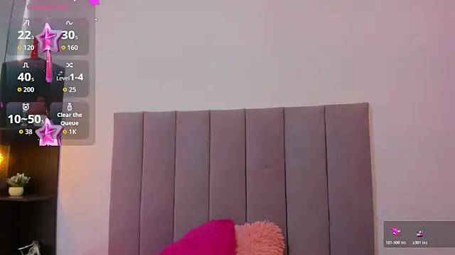 Snapshot of HoollyHendrix chatting on 10-21-25, 07:57 HoollyHendrix online show from 10-21-25, 07:57