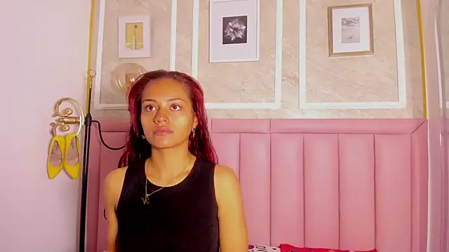 HoollyHendrix online show from 01-13-26, 08:35