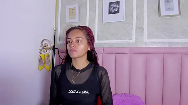 HoollyHendrix online show from 01-10-26, 12:44