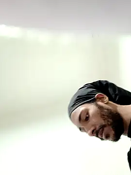 Mikaaa97 online show from 12-18-25, 08:01