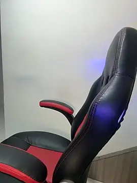 Isa klein online show from 11-11-25, 03:23