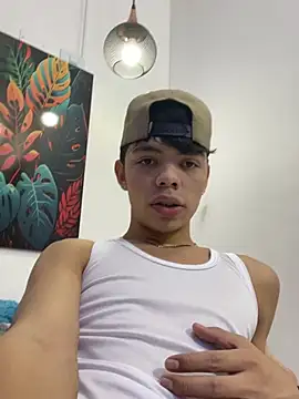 Snapshot of Zacktorres_ chatting on 07-13-26, 01:05 Zacktorres online show from 07-13-26, 01:05