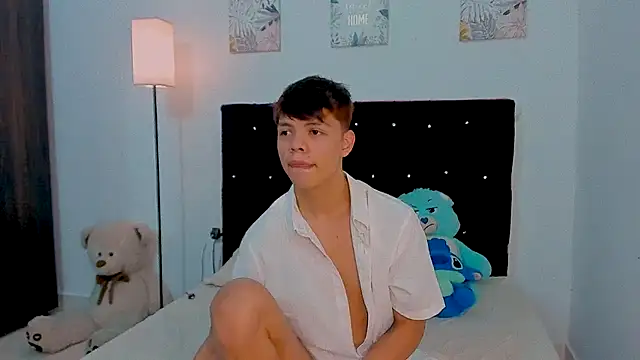 Zacktorres  online show from 10-26-25, 09:59