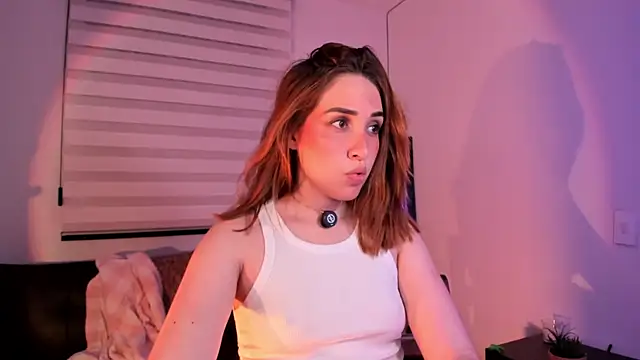 SarahCastillo  online show from 10-22-25, 04:34