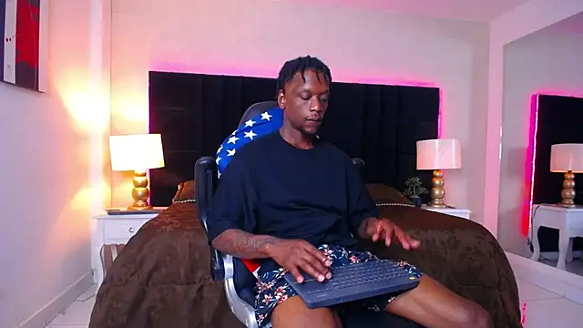 SkylerBigxxx online show from 07-10-26, 04:12