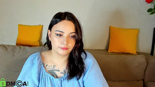 Snapshot of Mia_R0ss chatting on 09-19-25, 08:18 Mia R0ss online show from 09-19-25, 08:18