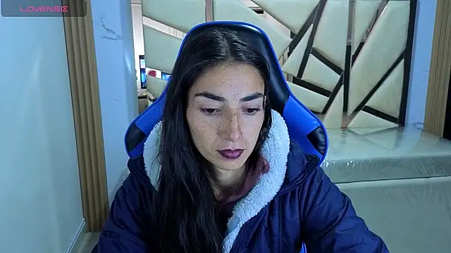 Maily a  online show from 03-04-26, 02:41