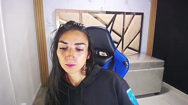 Maily a  online show from 01-10-26, 03:02