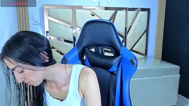 Maily a  online show from 03-06-26, 03:01