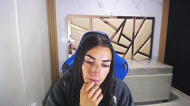 Maily a  online show from 01-08-26, 03:01