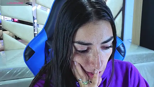 Maily a  online show from 04-12-26, 03:10