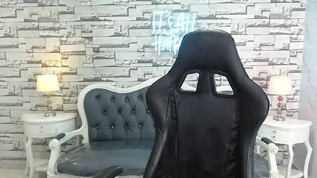 Maily a  online show from 10-18-25, 03:08