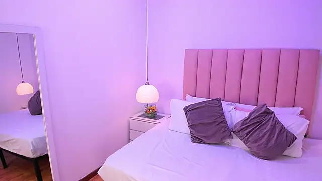 Amy Ferreira online show from 09-29-25, 03:35