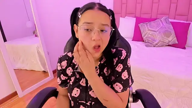 Amy Ferreira online show from 01-12-26, 02:18