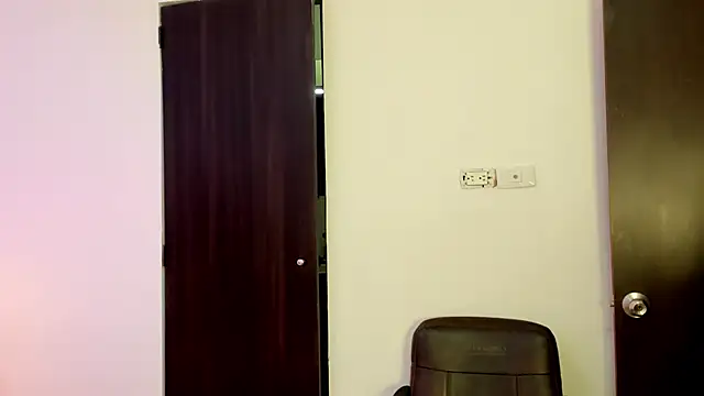 Amy Ferreira online show from 10-11-25, 03:29